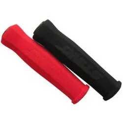Gripy STING ST-907 červená (pár)